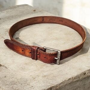 Men's Vintage Levi's Genuine Leather Brown Belt  Size--34/85